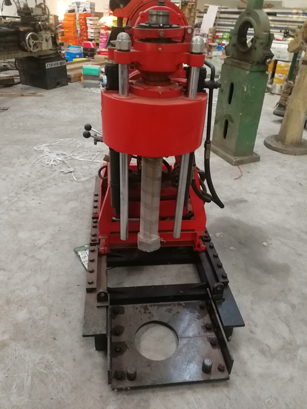 XY-100液壓地質(zhì)勘探鉆機(jī)